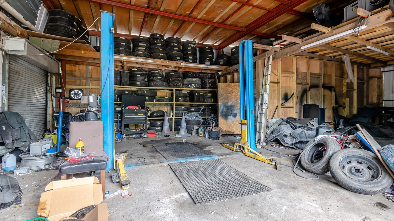 Tyre Bay_Workshop.jpeg