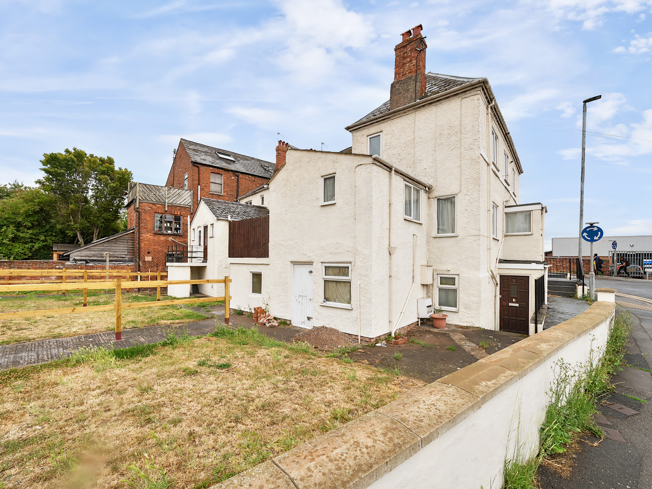 2 Newtown Road Outside