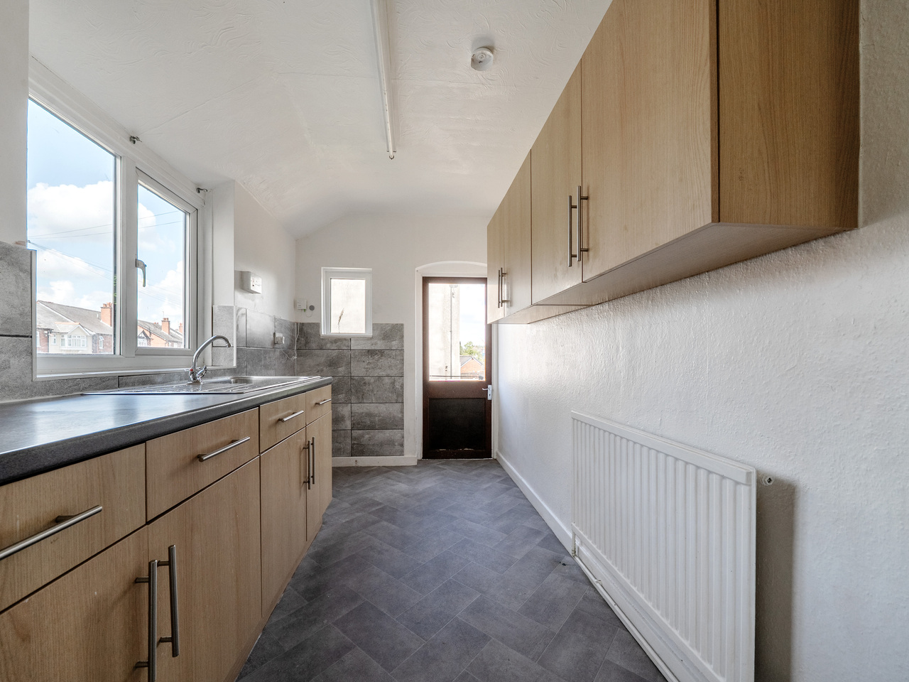 175 Widemarsh St - Kitchen