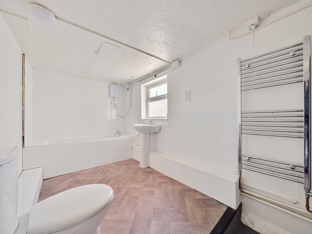 177 Widemarsh St - Bathroom