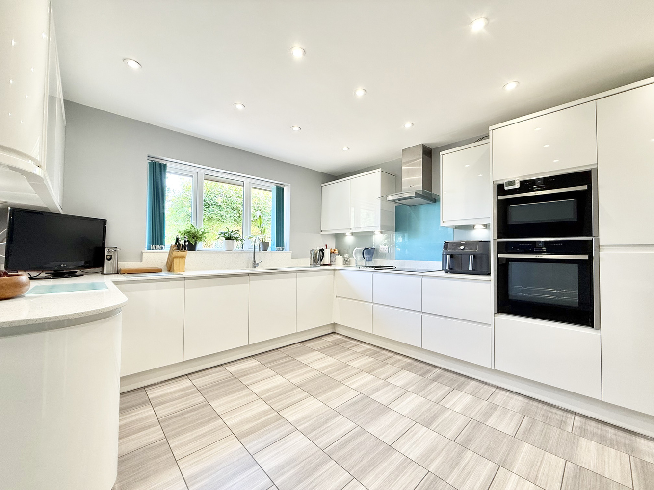 Oakhurst Road, West Moors, Ferndown, Dorset, BH22