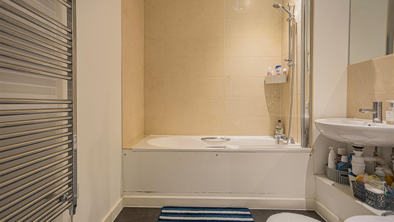 Main bathroom