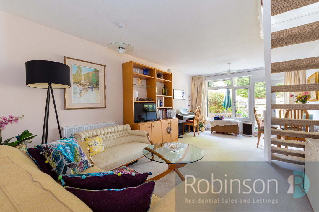 26 Lynton Green-11