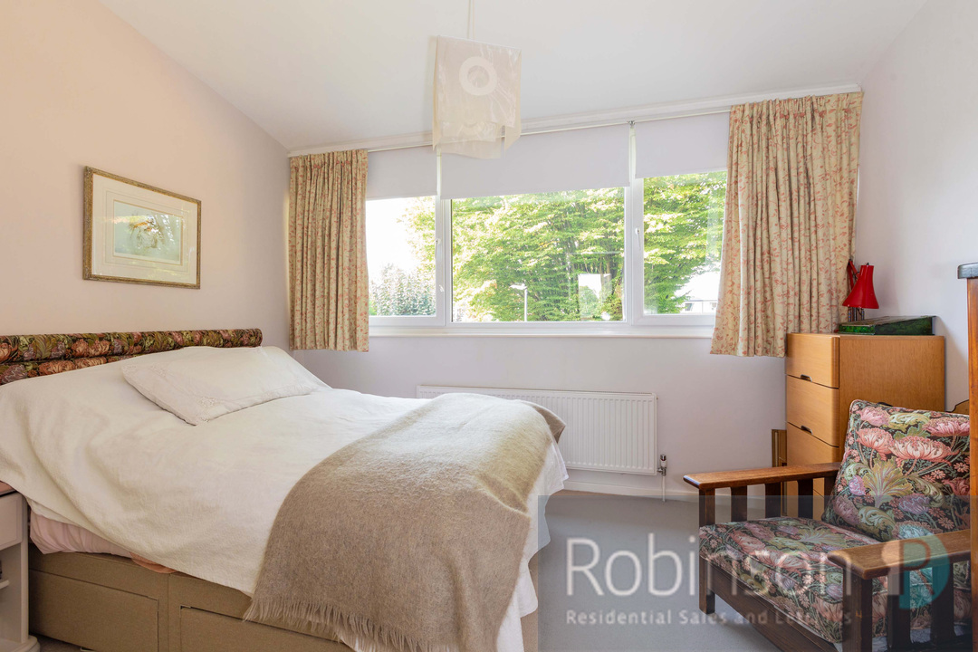 26 Lynton Green-18