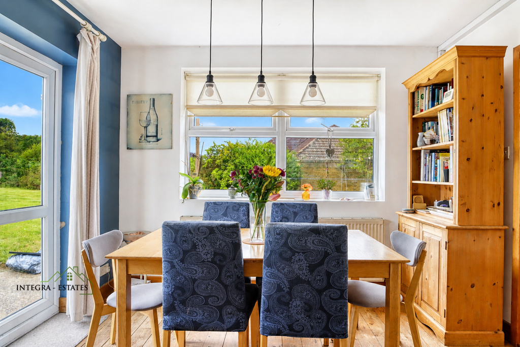 valley-cottage-green-street-green-dartford-dining-room-garden-view
