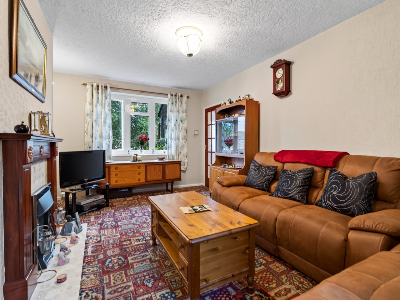 Living Room (2)