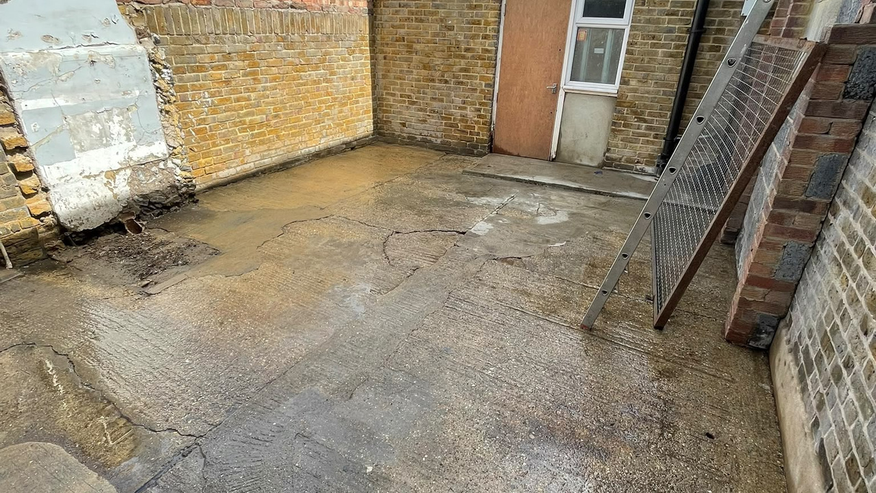 Court Yard_4.jpeg