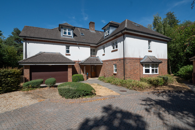 White Lodge, Bassett Wood Road, Southampton, SO16