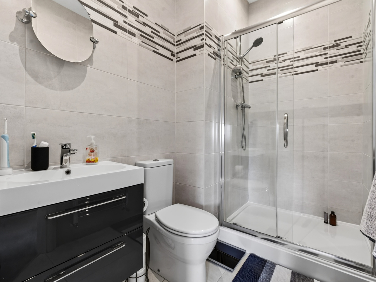 Bed 2 En Suite