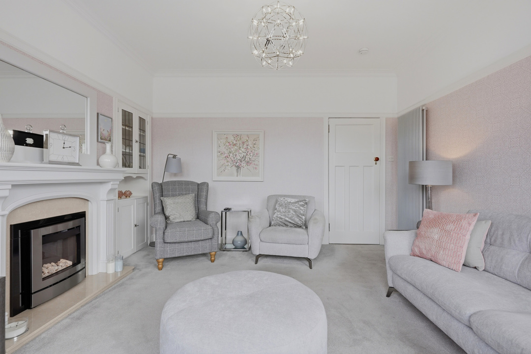 4_living room