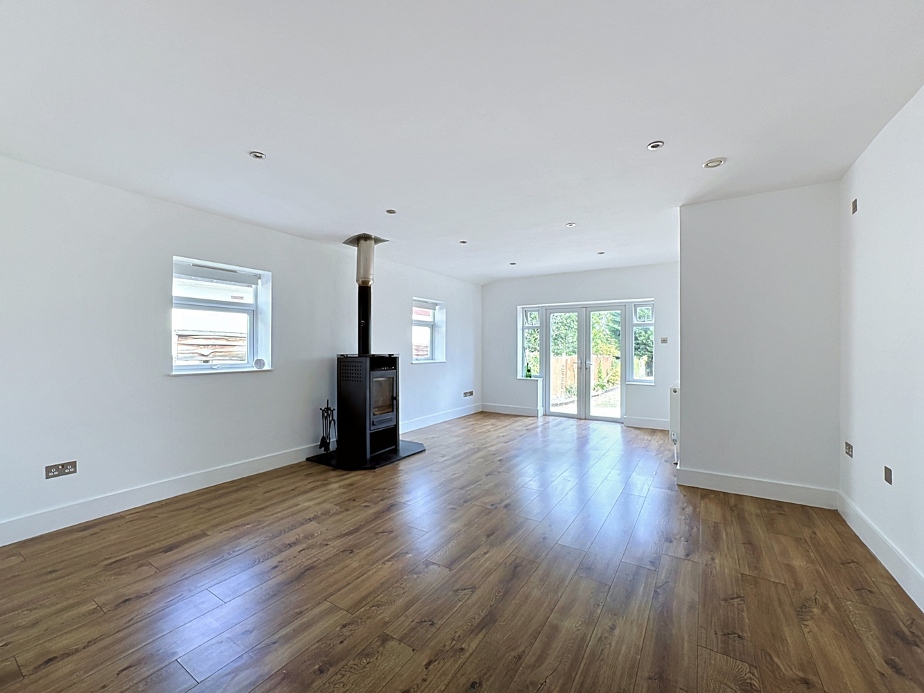 103-centre-drive-newmarket_00011