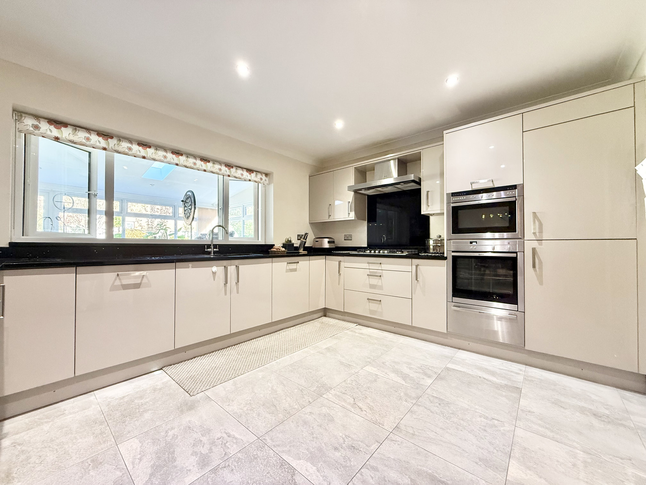 Farm Road, West Moors, Ferndown, Dorset, BH22