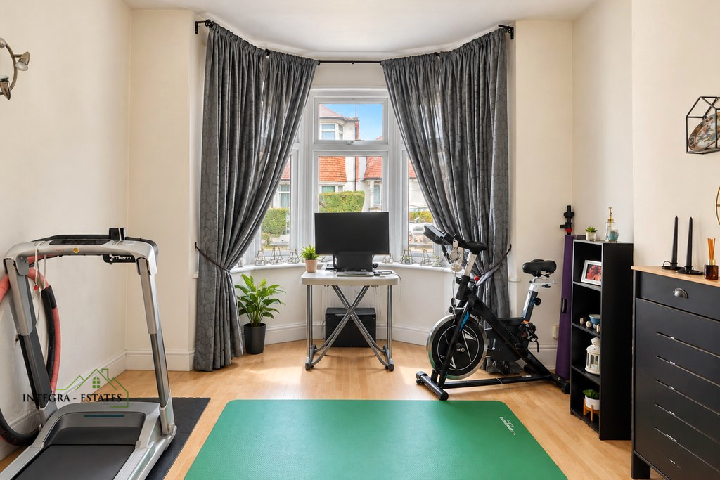 Bridport-Road-CR7-Front-Reception-Room-Home-Gym-21