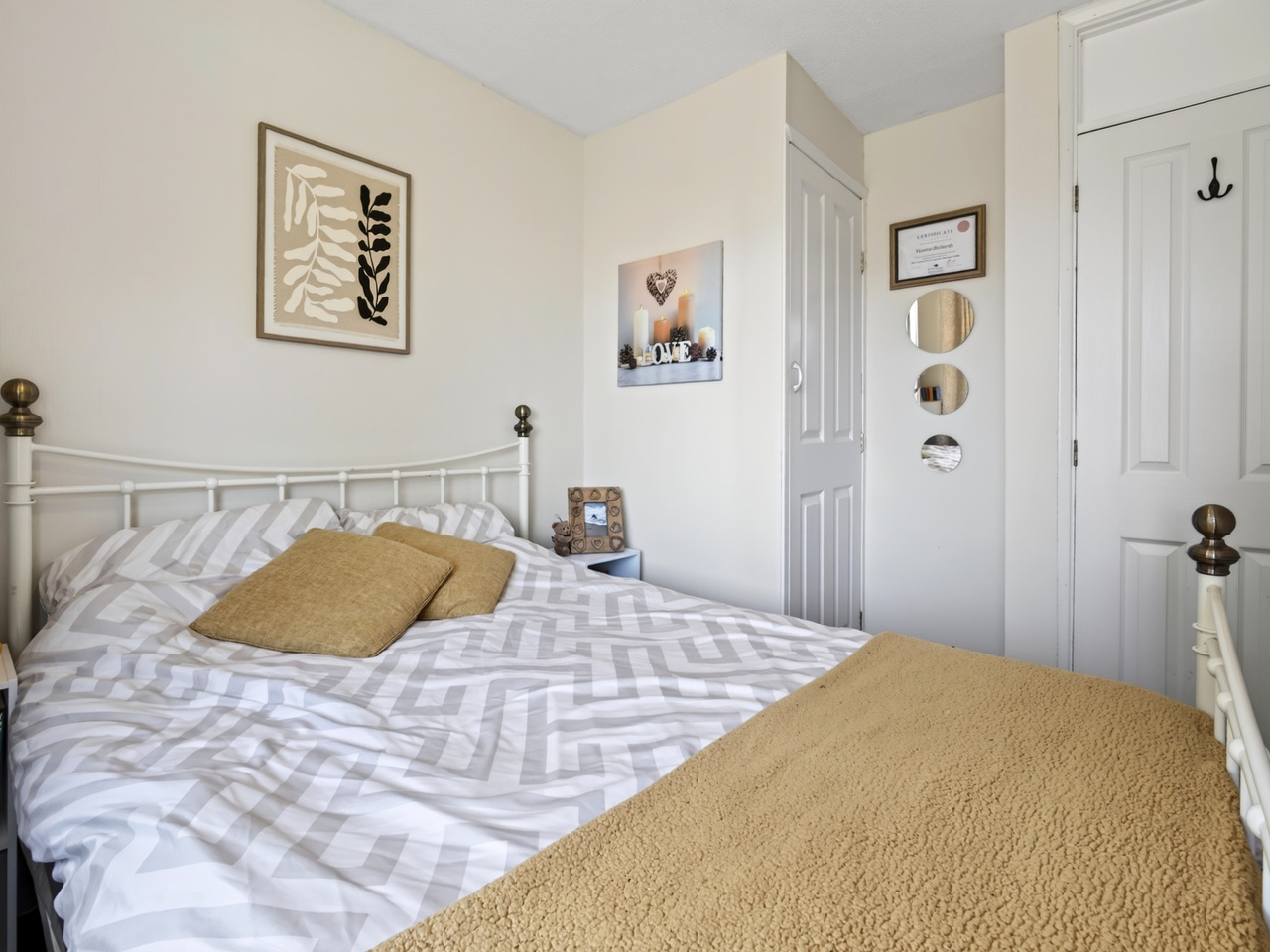 Bed 2 (2)