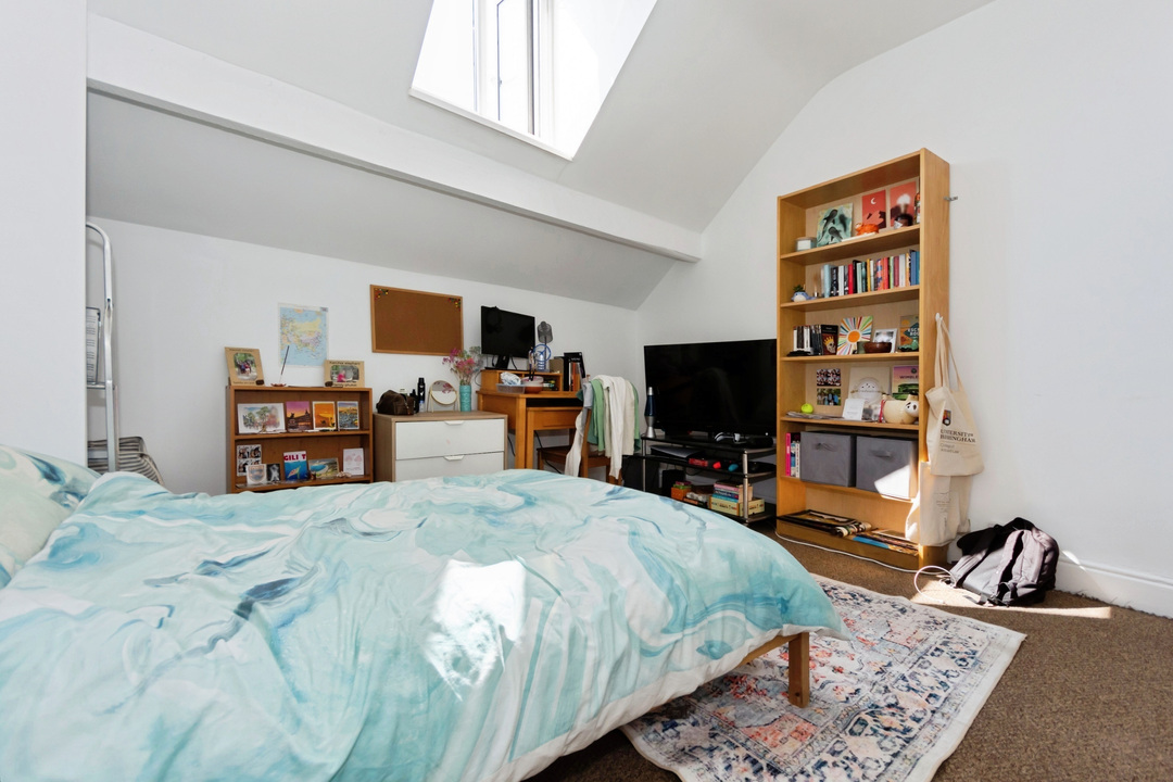 Bedroom 2.2