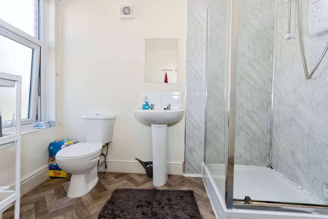 Main shower room 2