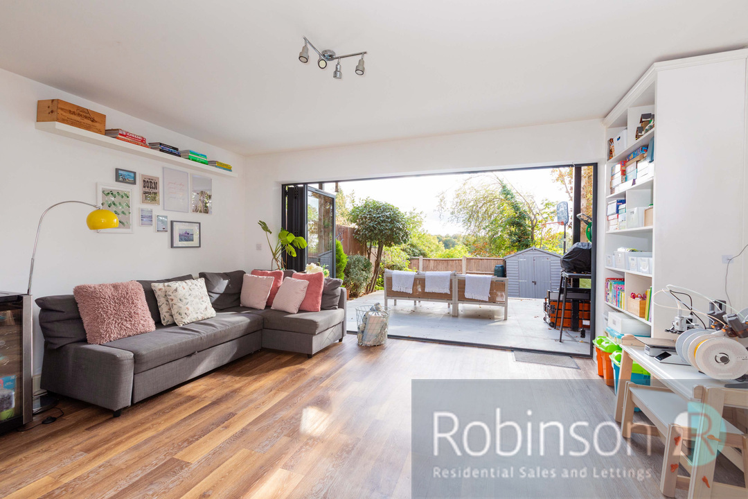 8 Vicarage Mews-13