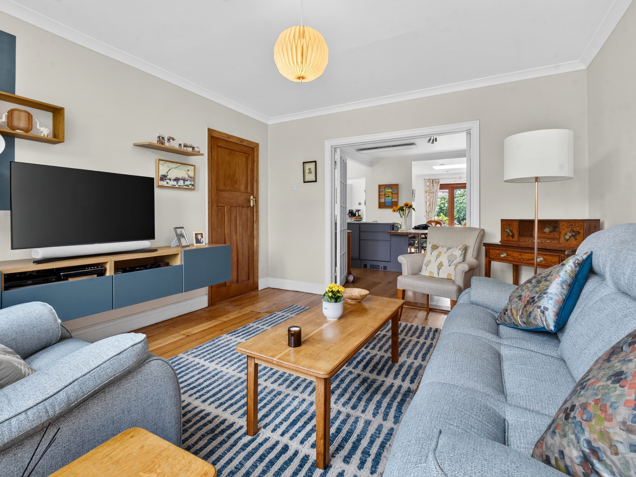 Living Room (2)