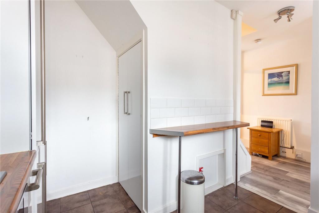 Kitchen 3 / Storage space