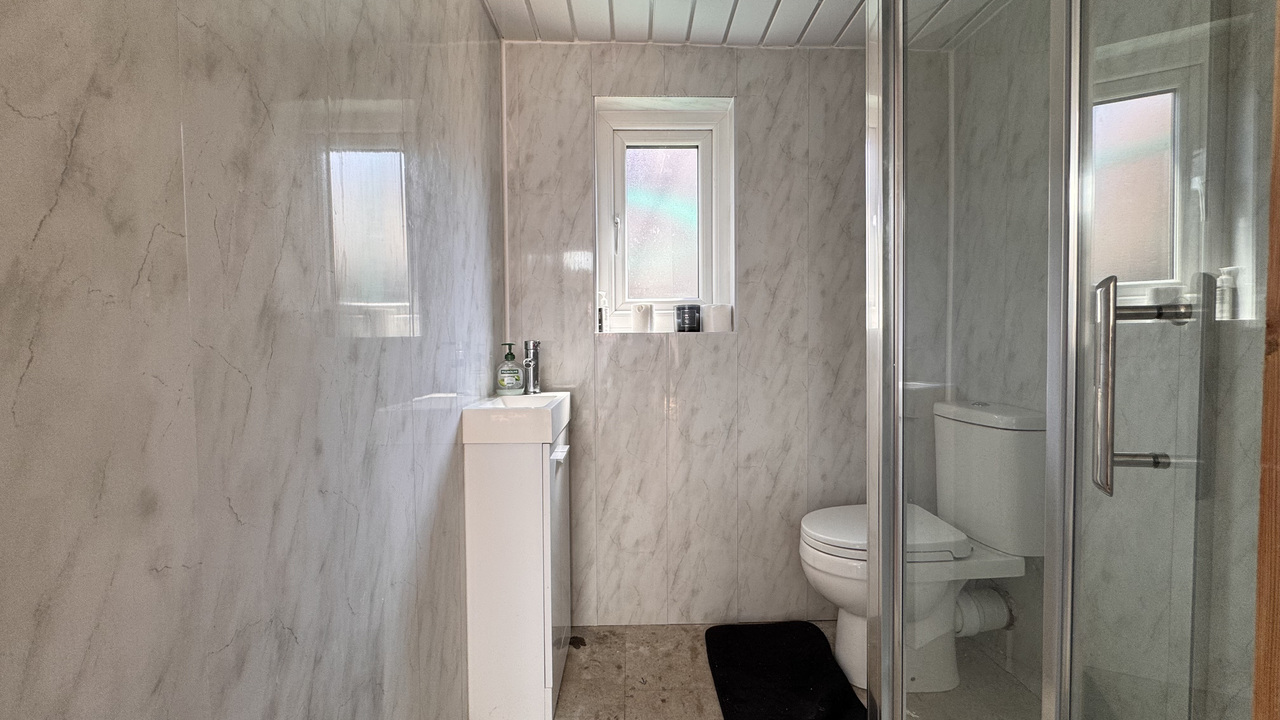 Annex - Shower room