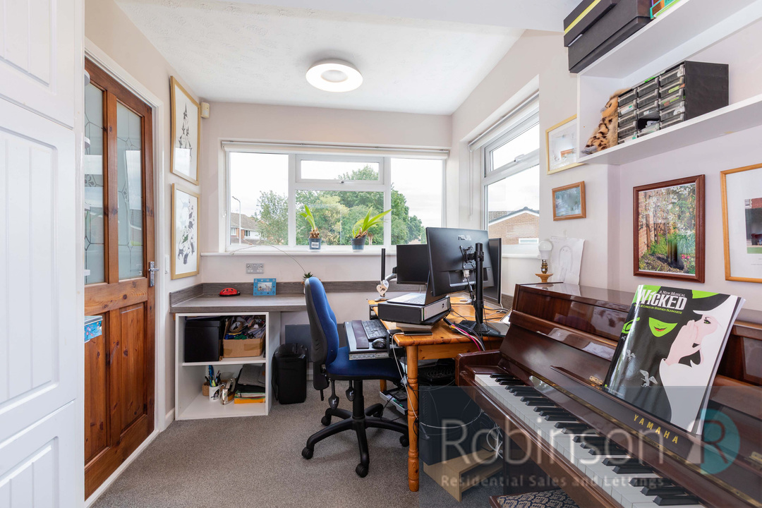 38 Lambourne Drive-9