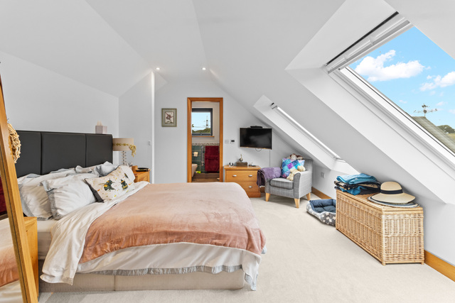 Principle Bedroom - Darach Barn