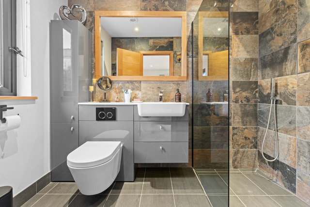 Shower Room - Darach Barn