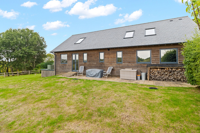 Darach Barn