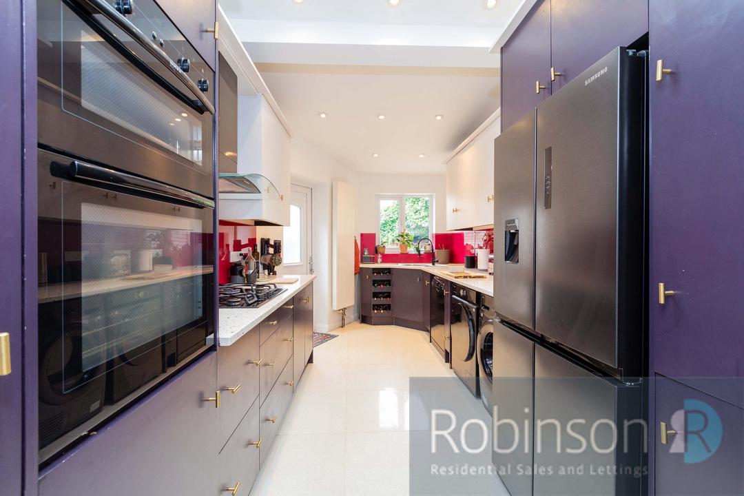 16 Fairford Road-13