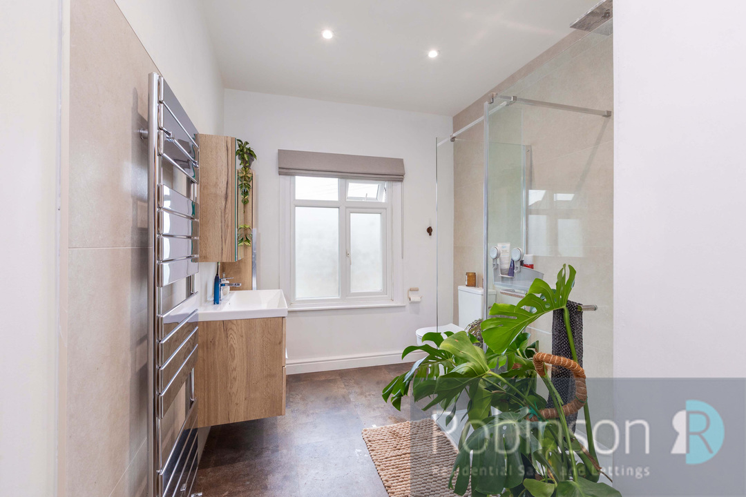 16 Fairford Road-19