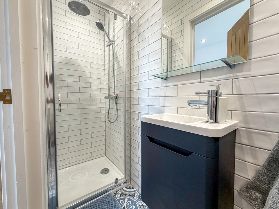 En-Suite 2