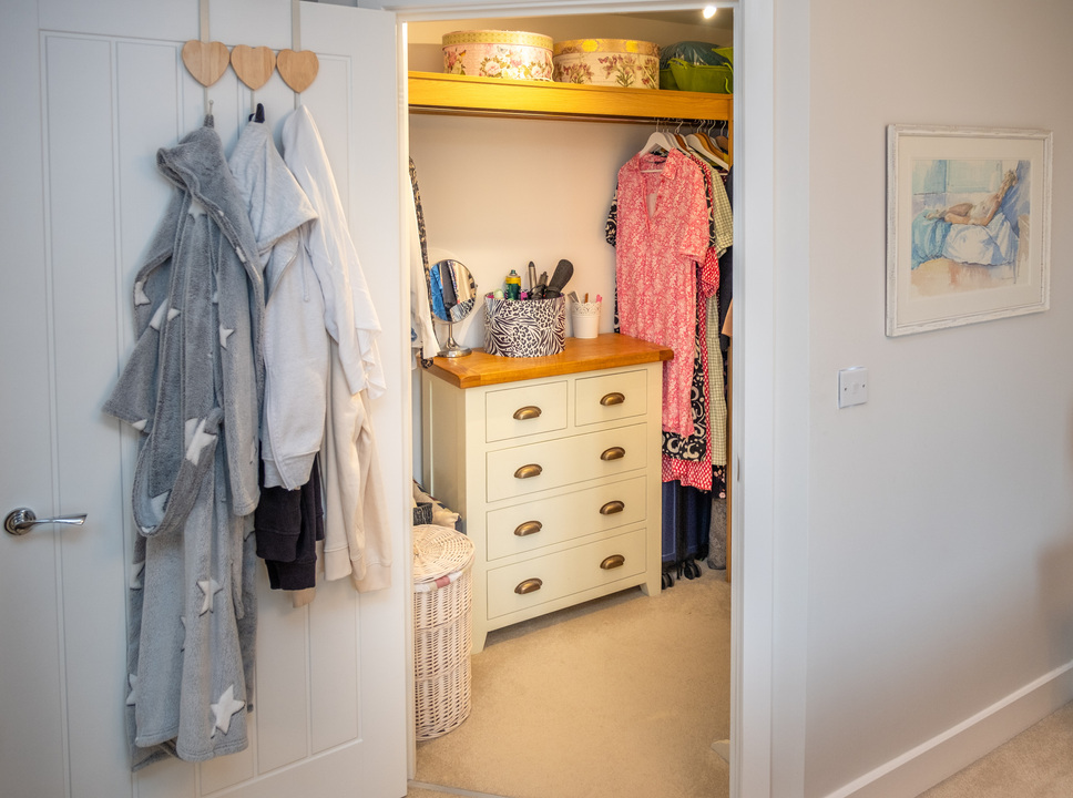 walk in wardrobe