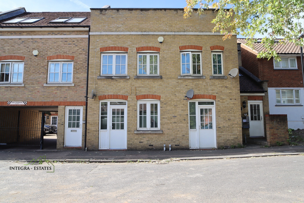 lownes_courtyard_bone_street_se13_street_front_exterior_17