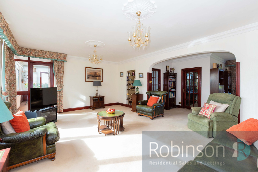 19 Woodhurst South-11